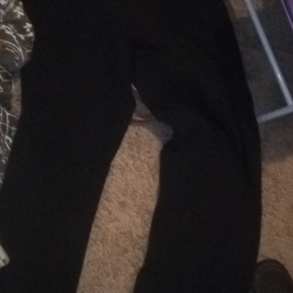 Black yoga pants
